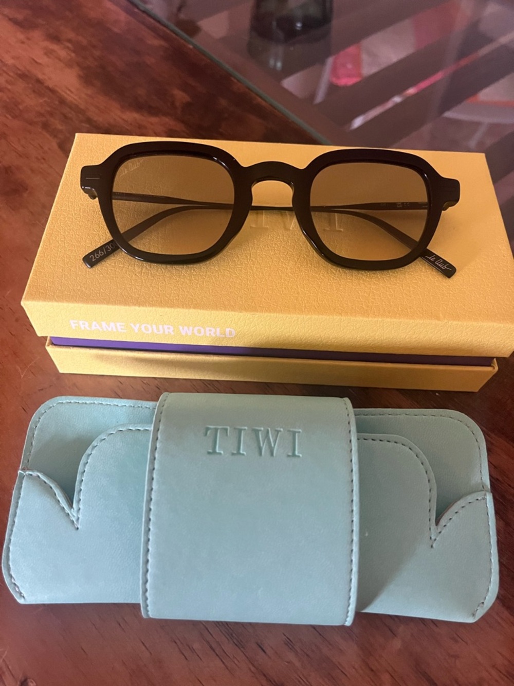 Tiwi Le Club sunglasses - Picture 2 of 12